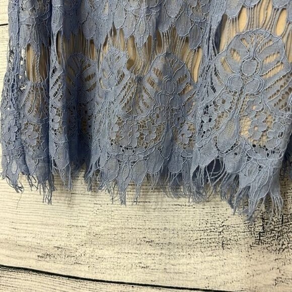 NWT Blue Rain Blue Lace Off-Shoulder Top Size M - Picture 4 of 4